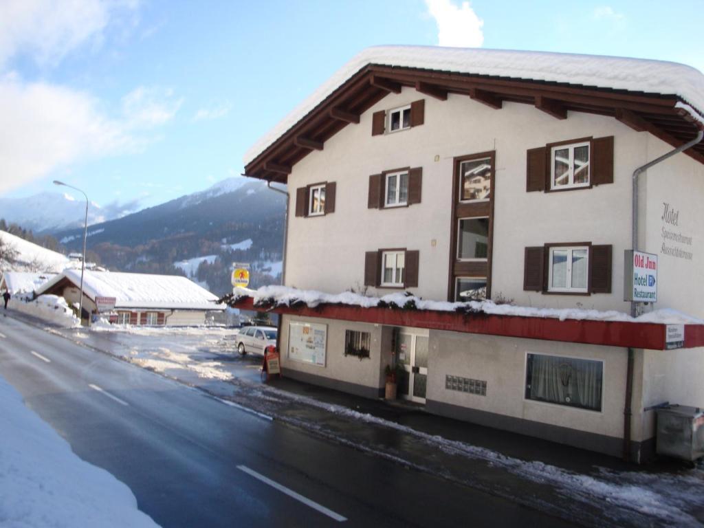 Hotel Old-Jnn Saas im Prattigau エクステリア 写真