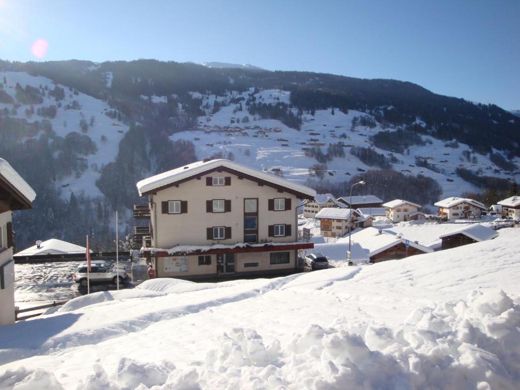 Hotel Old-Jnn Saas im Prattigau エクステリア 写真